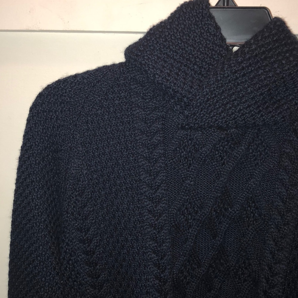 Dark blue Zara sweater size medium